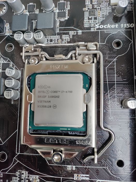 I7 4790+ gigabyte GA-H81M-S1 + 16gb ram