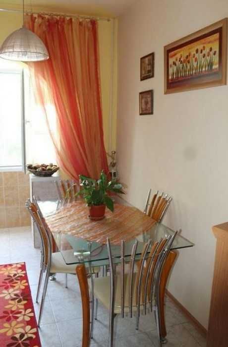 Дава се под наем Тристаен апартамент в Пловдив, Съдийски - 95 кв.м за 398.82 € - Снимка #2