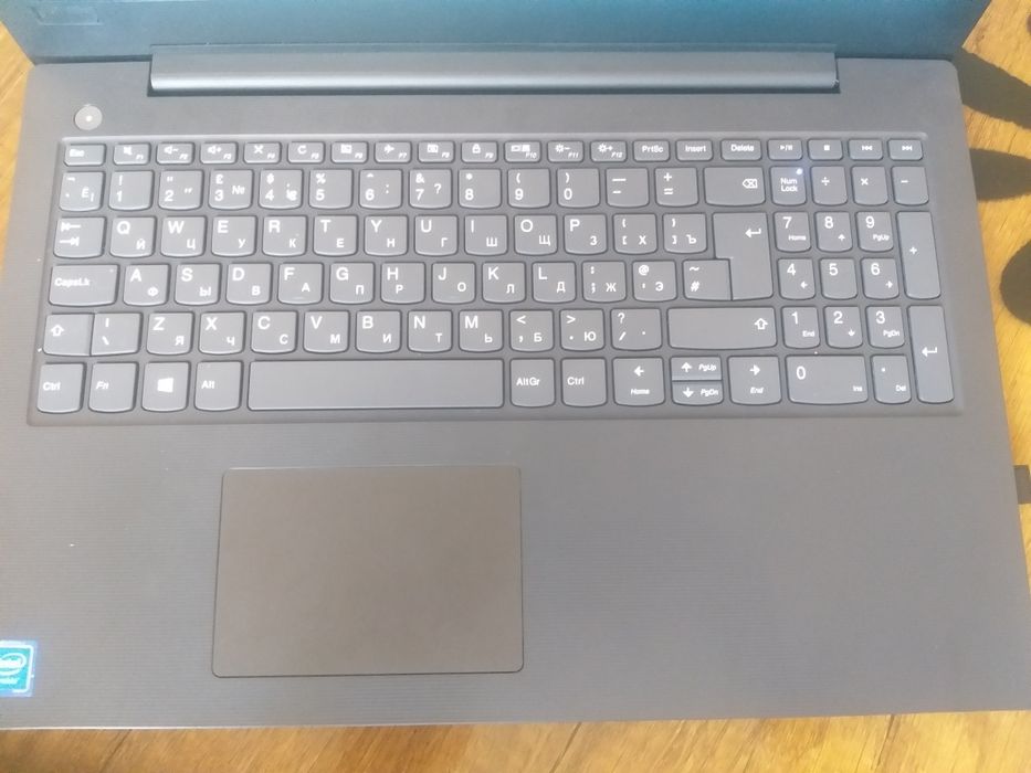 Srochna Lenovo noutbuk sotiladi