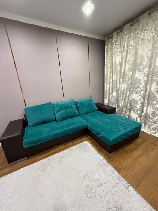 Продам раздвижной Диван..