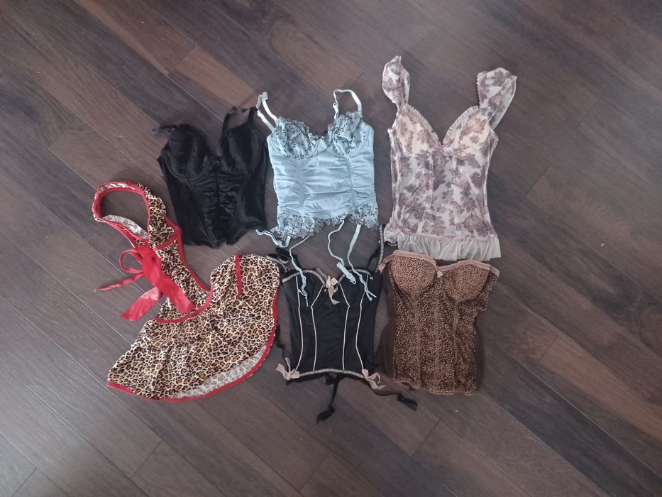 Seturi lenjerie intima corset