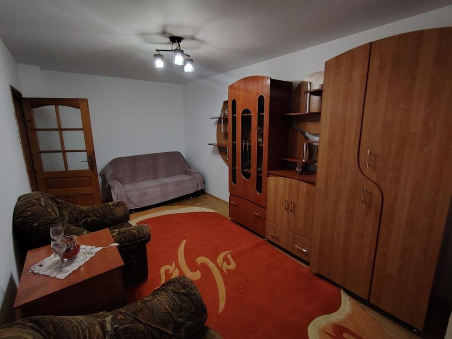 Închiriez ap. Cu 2 camere