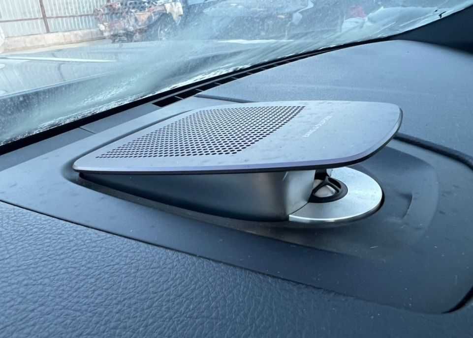 Sistem Bang & Olufsen Bmw F10 F11 nu este Harman Kardon