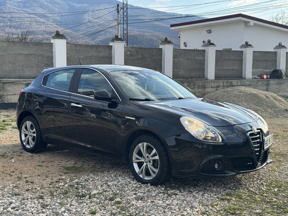 Alfa Romeo Giulietta 2012 1.4 benzina usor avariata !