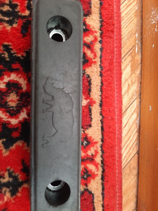 Резиновый отбойник для термобудки 
Отбойник