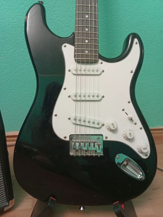 Электрогитара Fender Stratocaster Squer