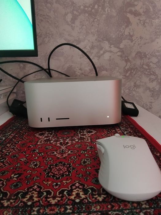 Mac studio M1 Max за пол цены