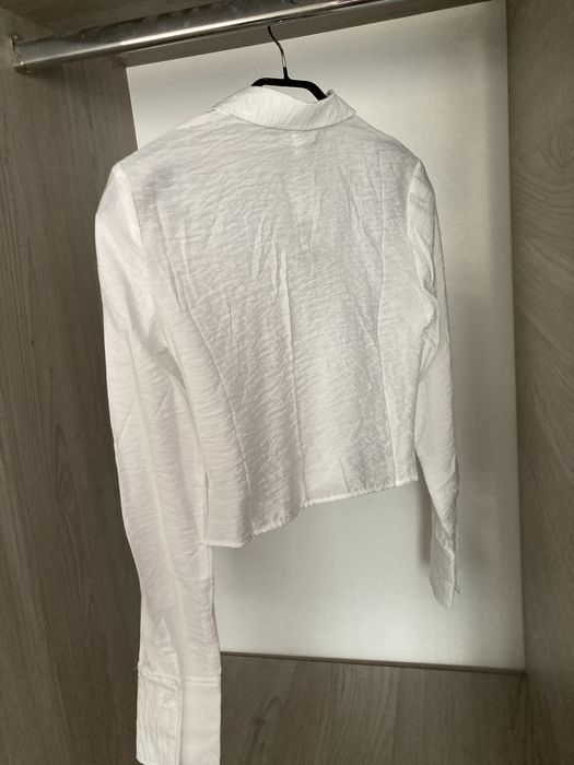 Бяла къса риза НМ