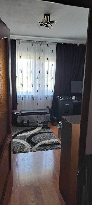 Vand apartament 3 camere