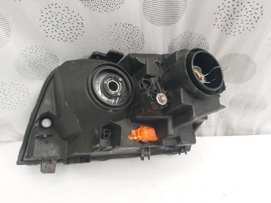 Фар десен Suzuki Grand Vitara 2007/2015г