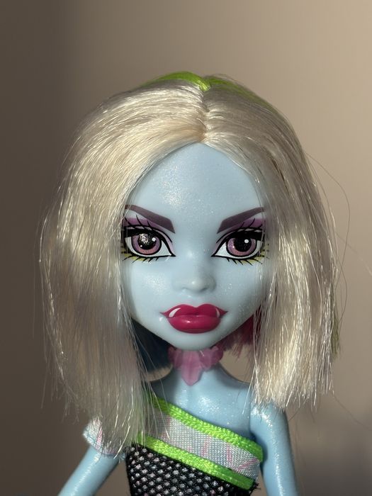 Кукла Эбби Ролики (Roller Maze Monster High)