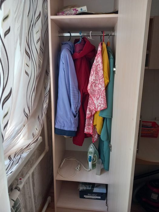 Продам школьный стол.