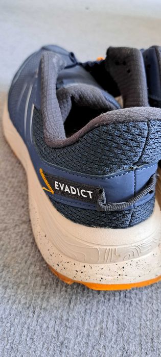 Продавам маратонки Evadict