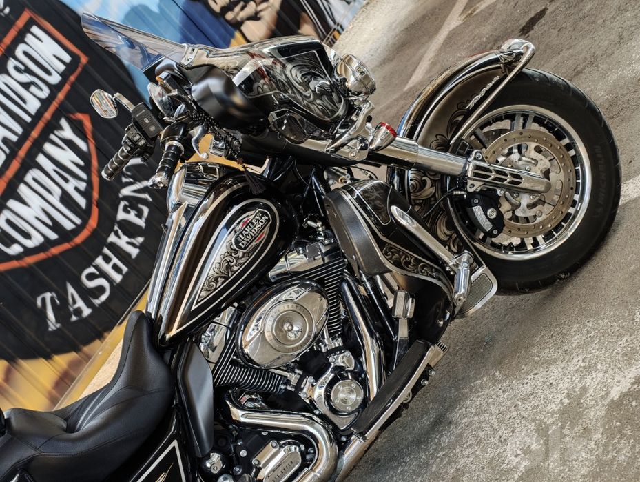 Harley-Davidson Tri Glide Ultra 2011 года.
