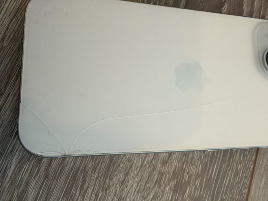 iPhone 15, 128 GB, 86% Baterie