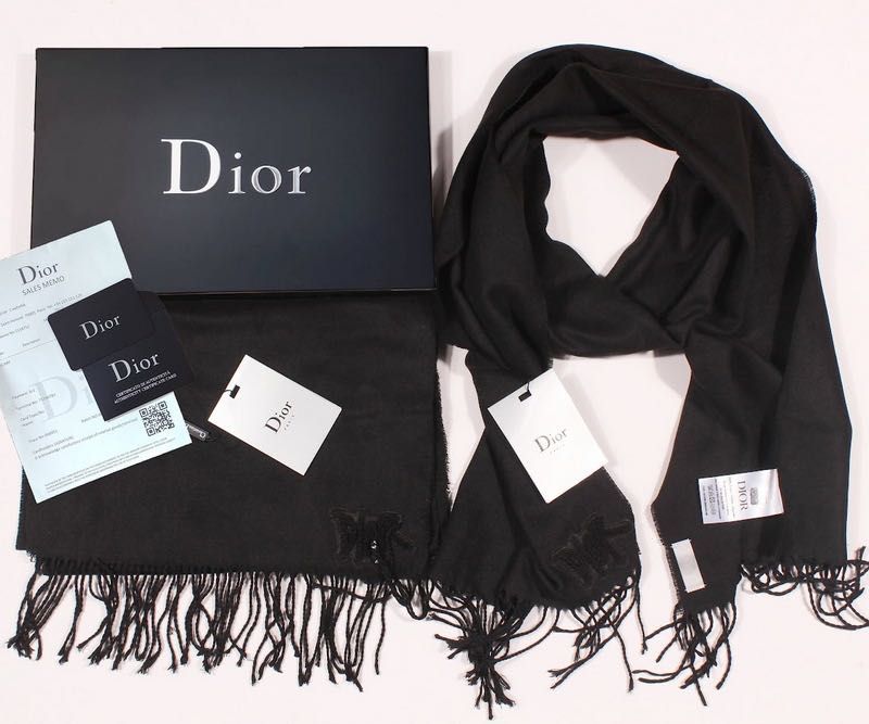 Луксозен подаръчен комплект шал markovi shalove маркови шалове lux