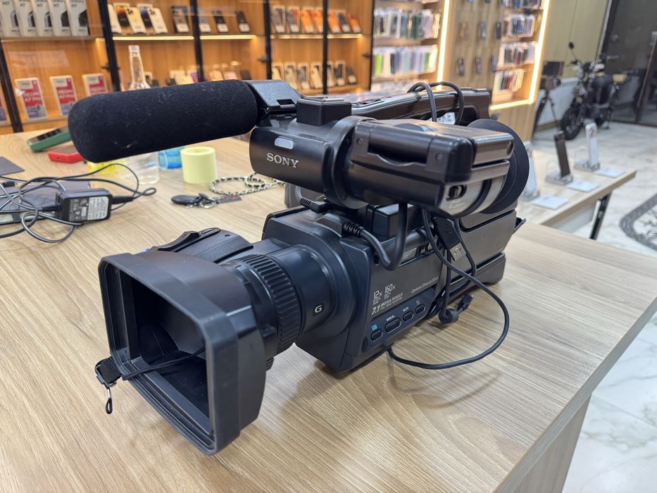 Профессиональная видеокамера Sony DSR-SD1000