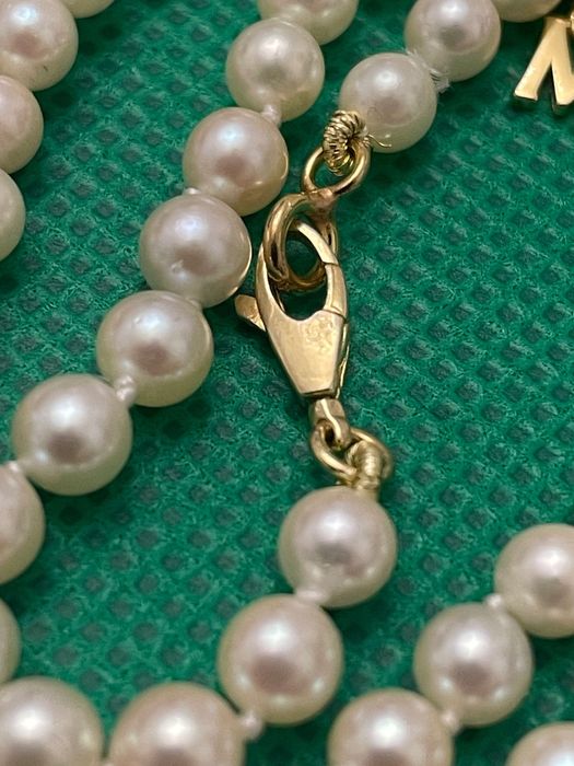 Огърлица от  лъскави  естествени кремави  перли