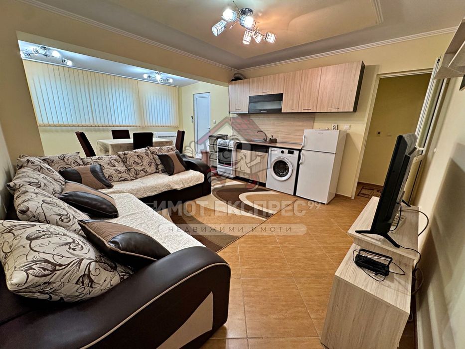 Тристаен обзаведен апартамент, в района на Автогарата