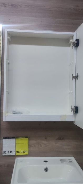 Зеркало шкаф в ванную комнату