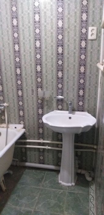 Срочно продаётся 4-х комнатная кв, чиланзар 26-квартал, в 1 этаже!