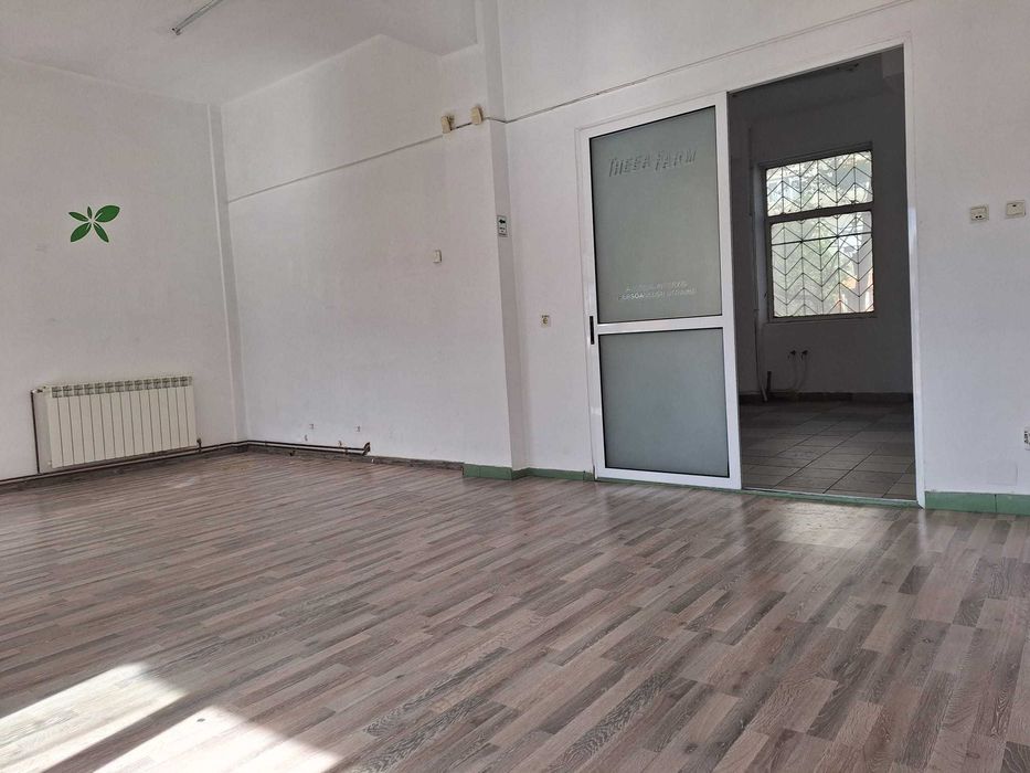 Spatiu Comercial De Inchiriat