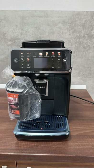 Espresor expresor philips ep seria 5500 garantie 1an