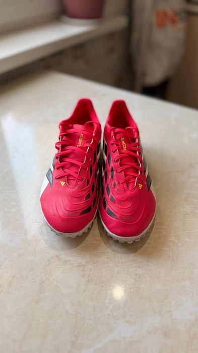 Adidas Predator 25 League TF (41.5)