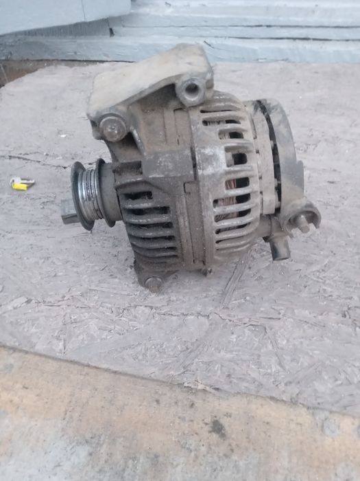 Генератор и дросленая заслонка