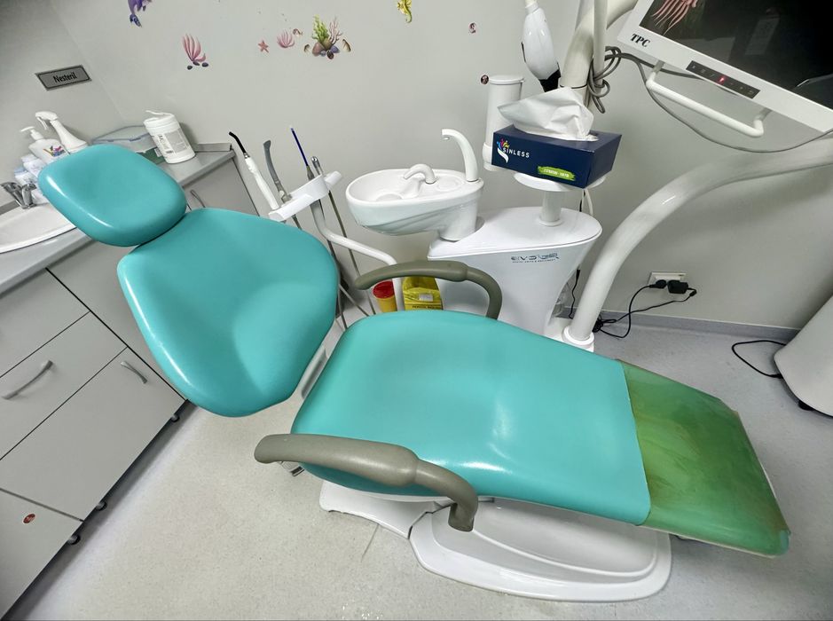 Unit/scaun dentar cabinet stomatologic Evo Tech by Poka