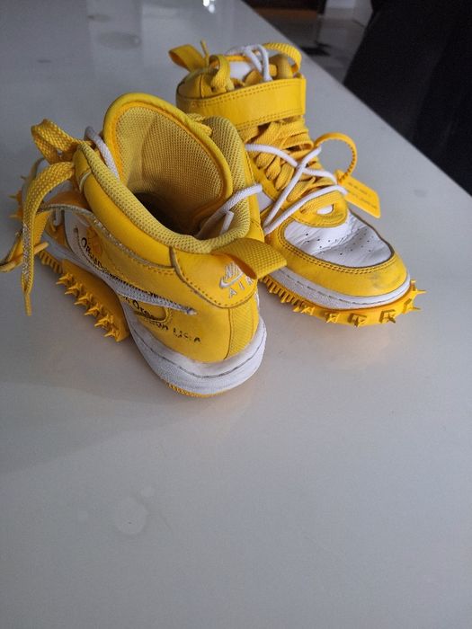 Vând Nike Air Force 1 MID Off White