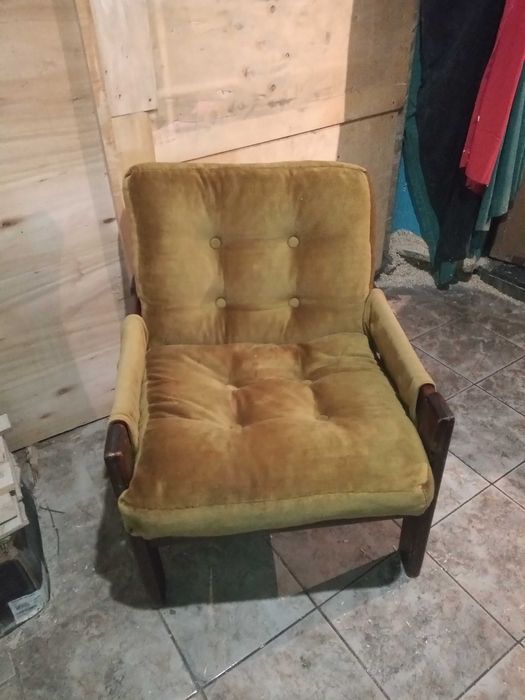 Дървени фотьойли