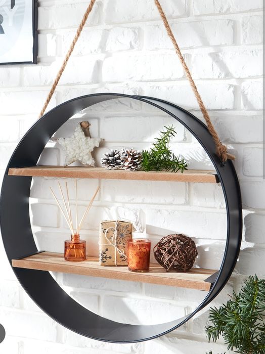 Уникална кръгла етажерка в индустриален стил