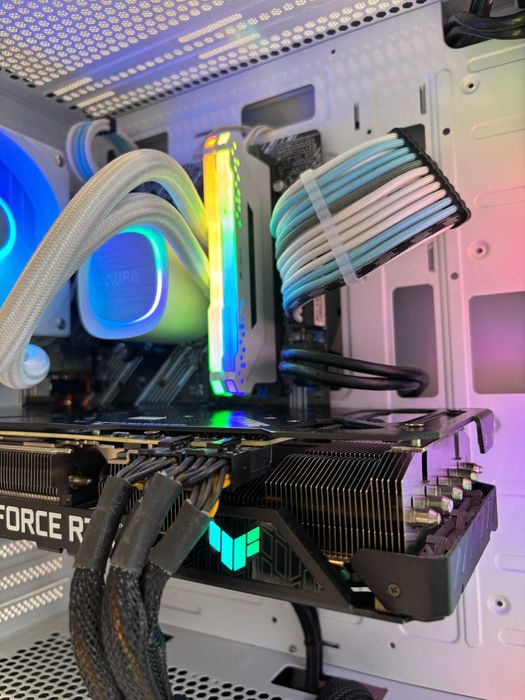 Геймърски компютър Intel Core i5 10600K, RTX 3070 Ti 8GB, 16GB ram