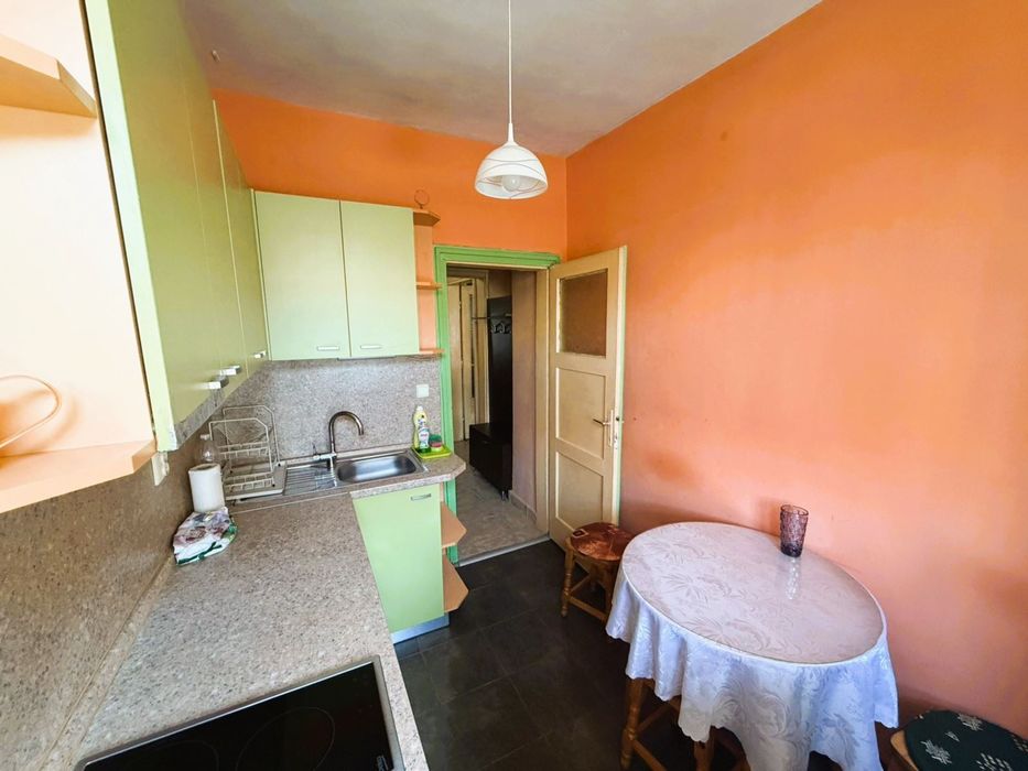 1-стаен в София-Център площ 50 цена 550