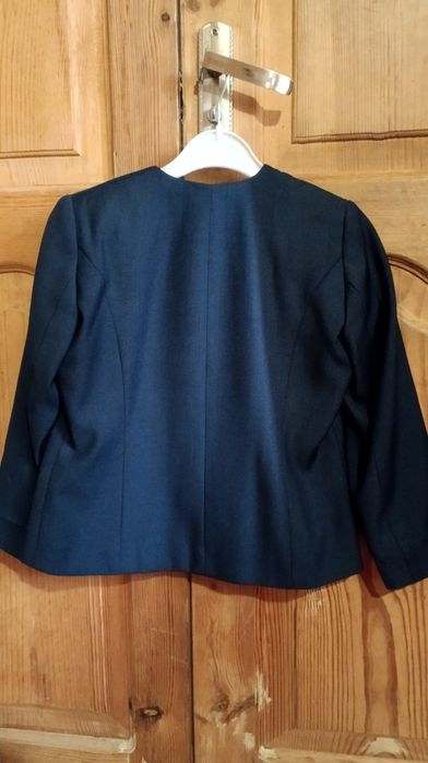 Продам обсалютно новый пиджак для девочек