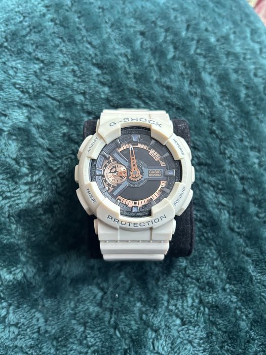 Swatch прозрачен часовник