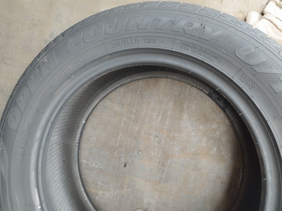 235-60-18 TOYO Open Country Y/T