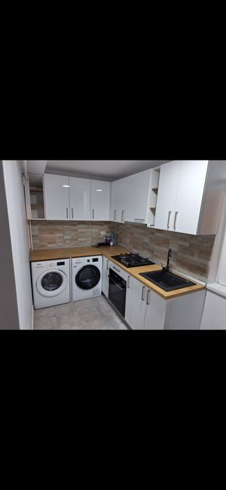 Proprietar,vând garsonieră!