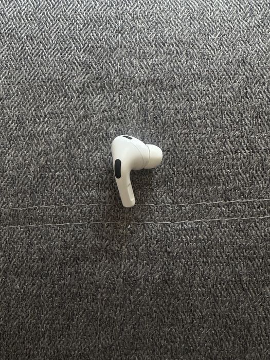 Правый наушник airpods pro 2