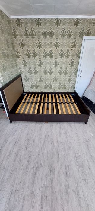 Кровать с матрацем 50000