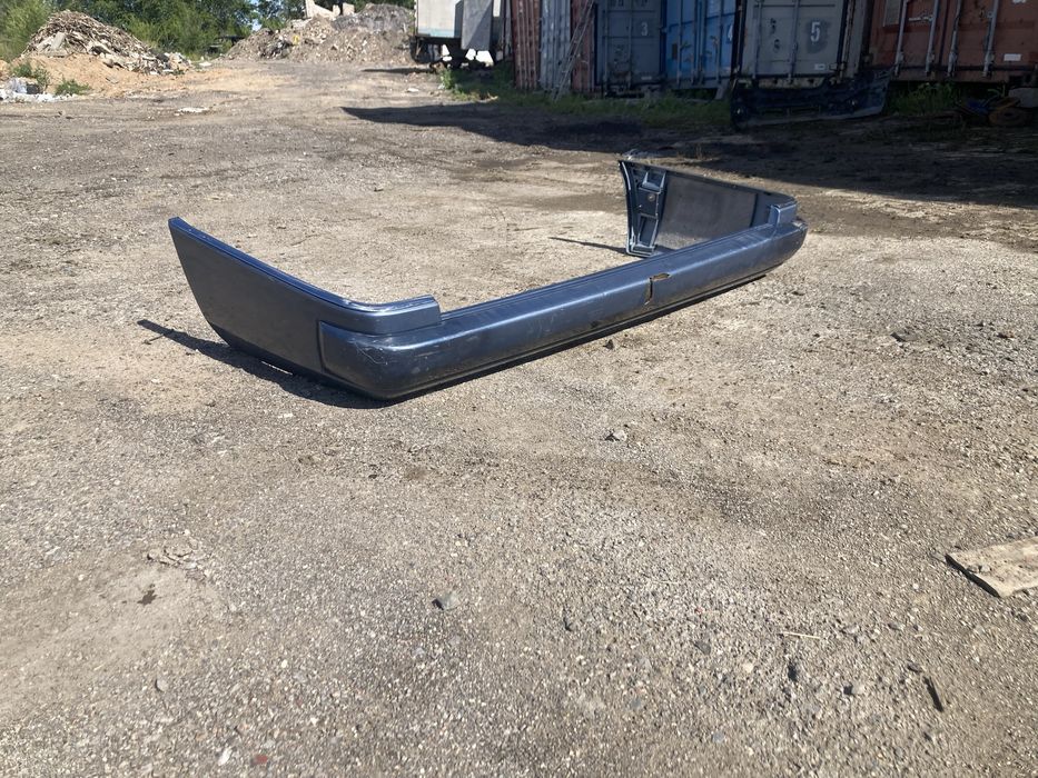 Бампер задний Мерседес W124 универсал / Mercedes W124 универсал