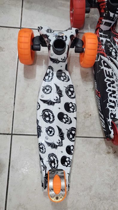 Детски скутер тротинетка Сгъваема Кроксър Ево 202 светещи гуми