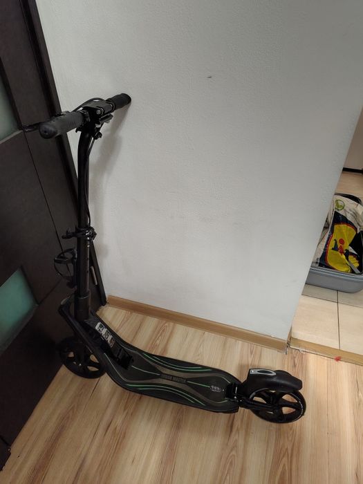 Vând trotineta urban master
