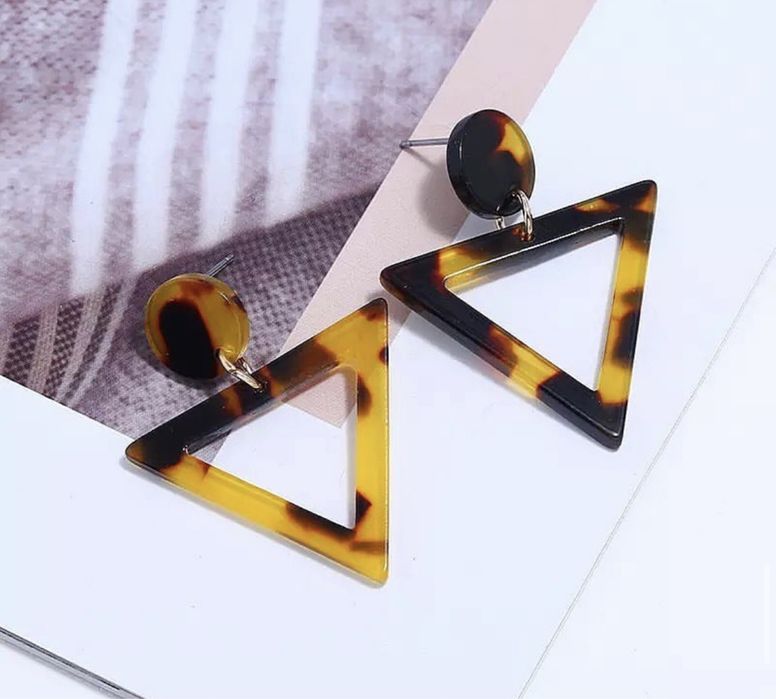 Обеци/ Бижута.                                     .