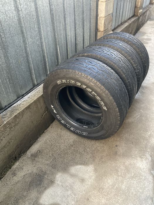 Продам   Шины    Комлект              .