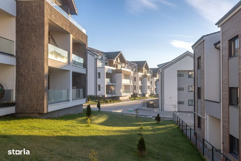 Garsonieră decomandată, cu balcon,  jaluzele electrice, la etajul 1