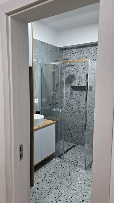 Închiriez studio cu un dormitor