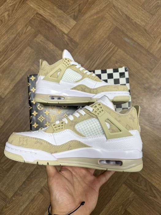 Adidasi/Sneakersi Nike Air Jordan 4 Retro x Louis Vutton marimea 42 si 43