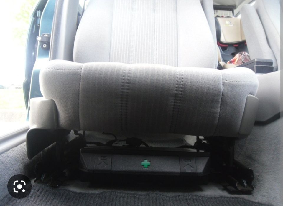 Аптечкa оригинал на BMW Е32 Е34